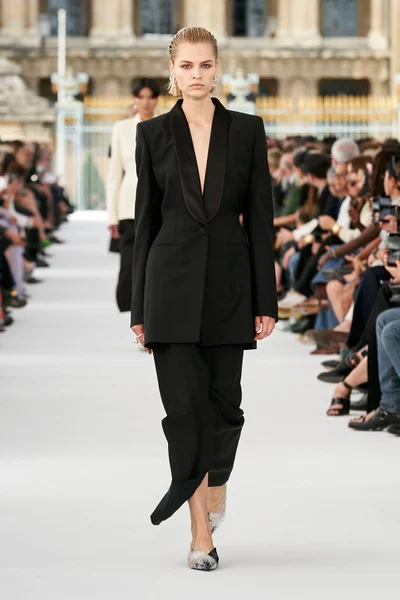 Look 49